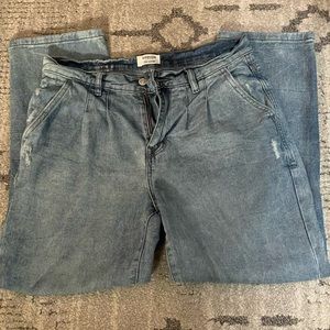 Aesthetic Mom Jeans W/ Painted Clouds on Back Pocket